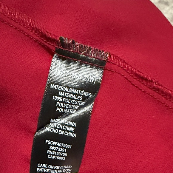 Chic Red Ruffled Blouse - Picture 6 of 7